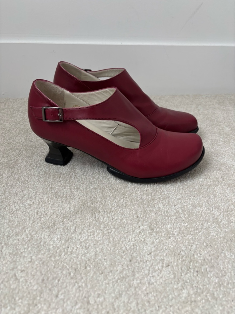 John Fluevog Wearever Gracias Cutout Buckle Heels Cherry Red Size 9.5